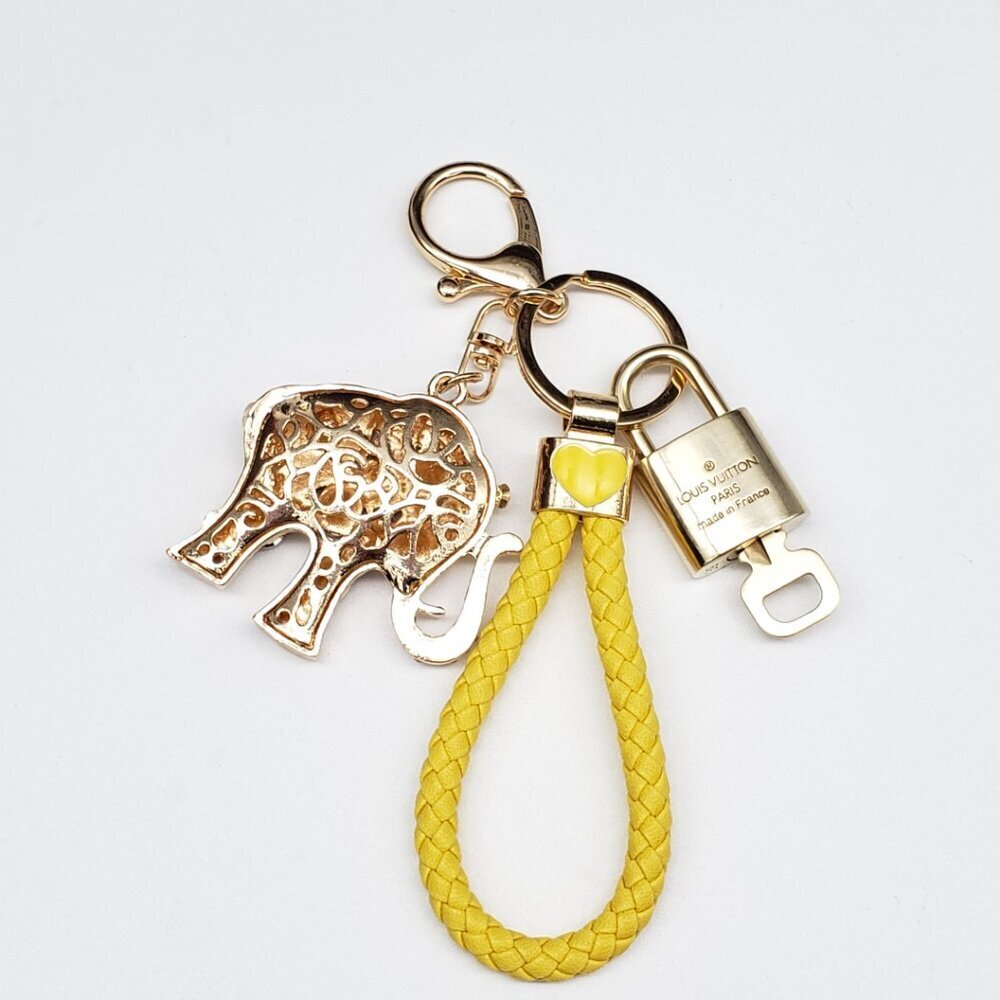 Authentic Louis Vuitton Gold Padlock 🔒 Key Set w/ Unbranded Elephant Bag Charm - Picture 6 of 8